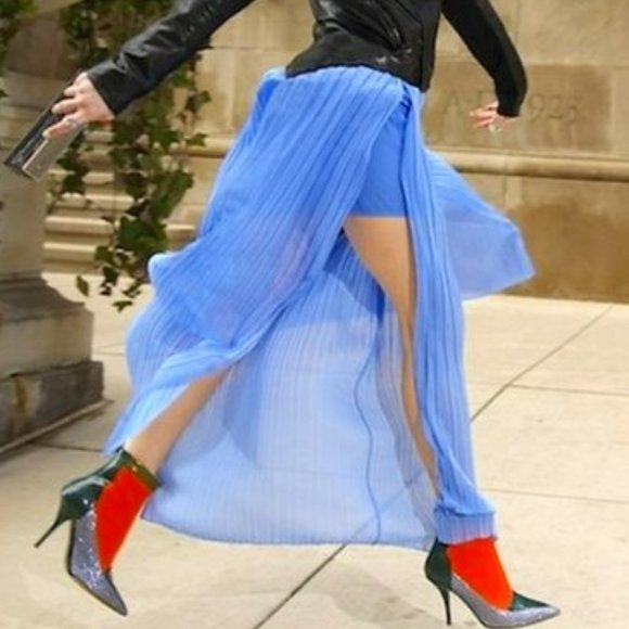 ๐GORGEOUS๐ Pleated Maxi Skirt with Side Slits in Periwinkle Blue - Picture 1 of 15